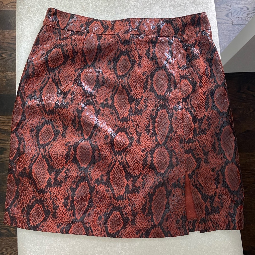 SNAKE PRINT MINI SKIRT